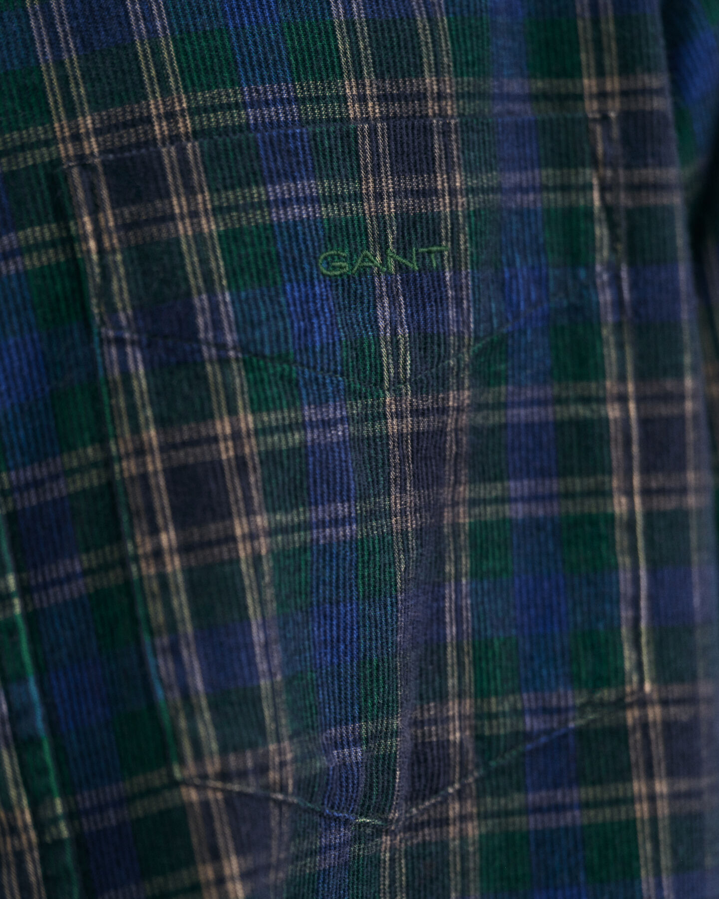 Regular&nbsp;fit ‑mitoitettu ruudullinen vakosamettipaita