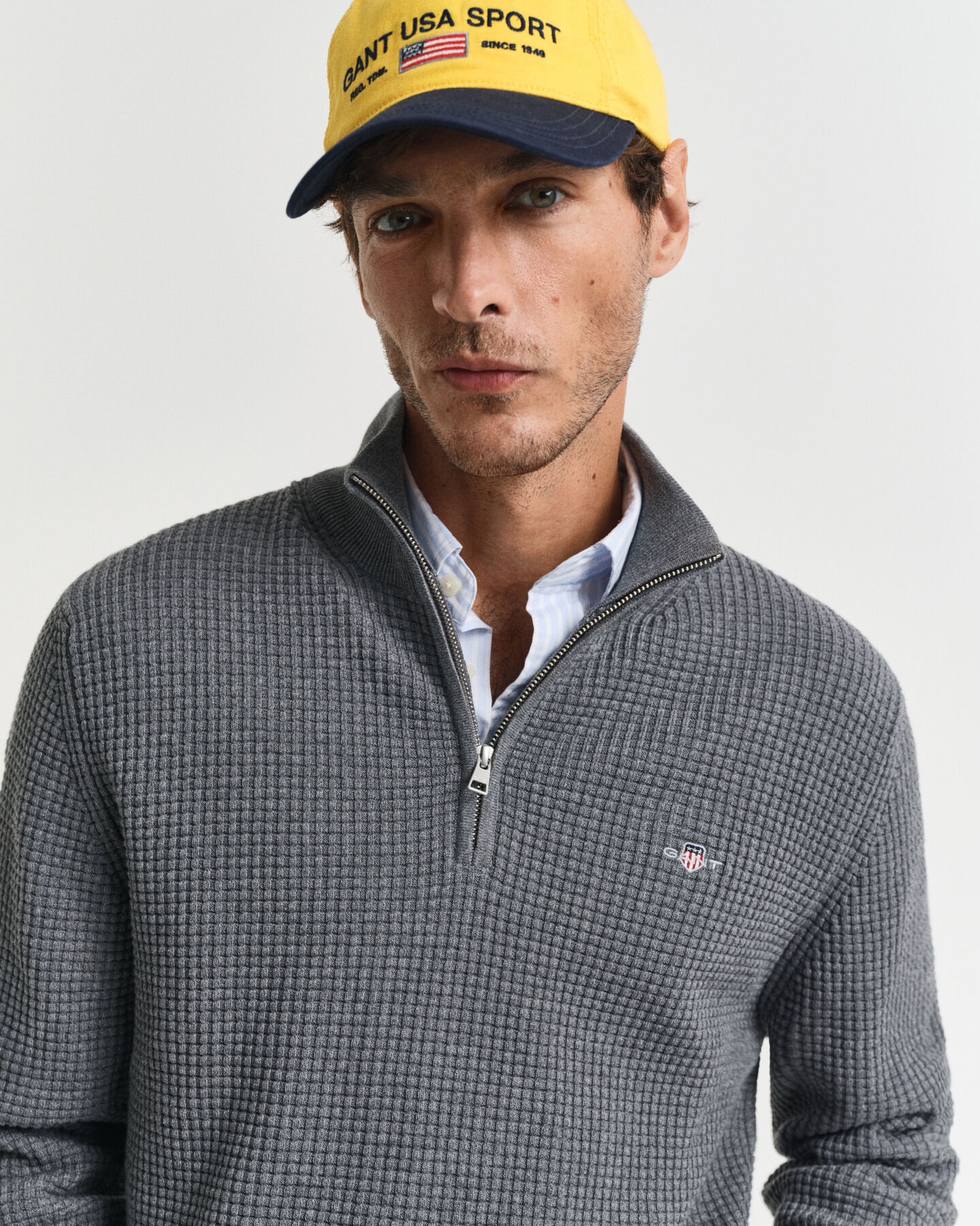 Kohopintainen puuvillaneulepusero, vetoketjukaulus