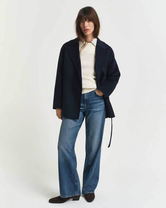 Käsin tikattu takki ja vyö