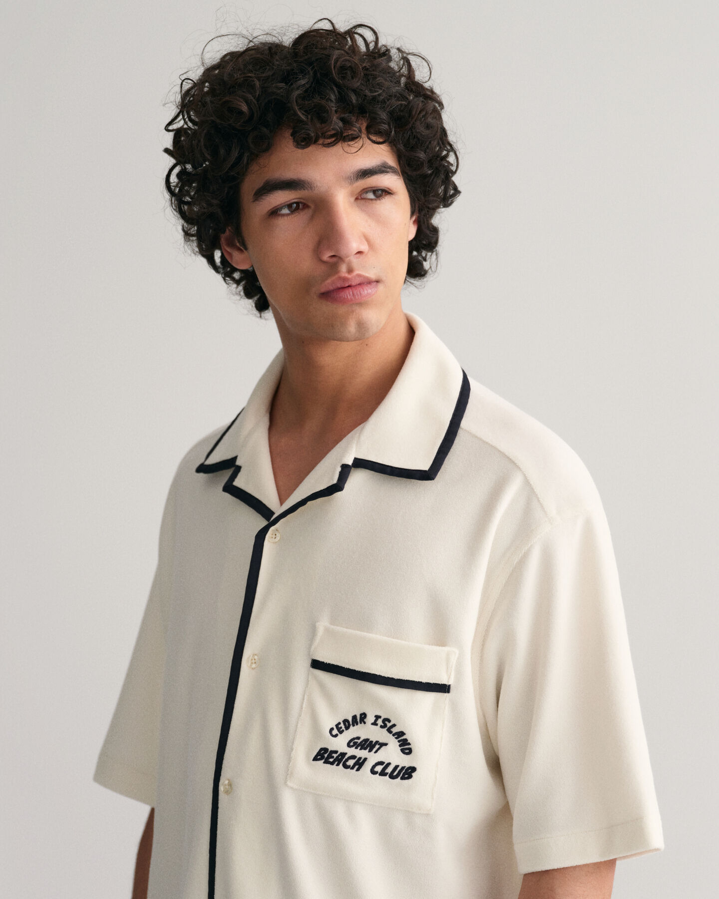 Relaxed fit ‑mitoitettu lyhythihainen Terry Cloth -paita