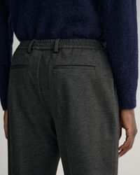 Jerseykankaiset puvunhousut