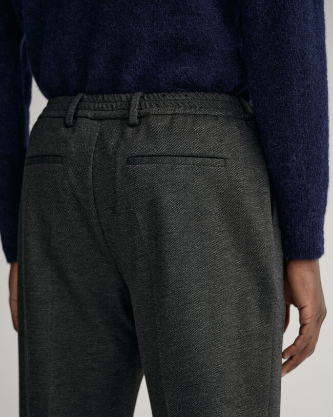 Jerseykankaiset puvunhousut