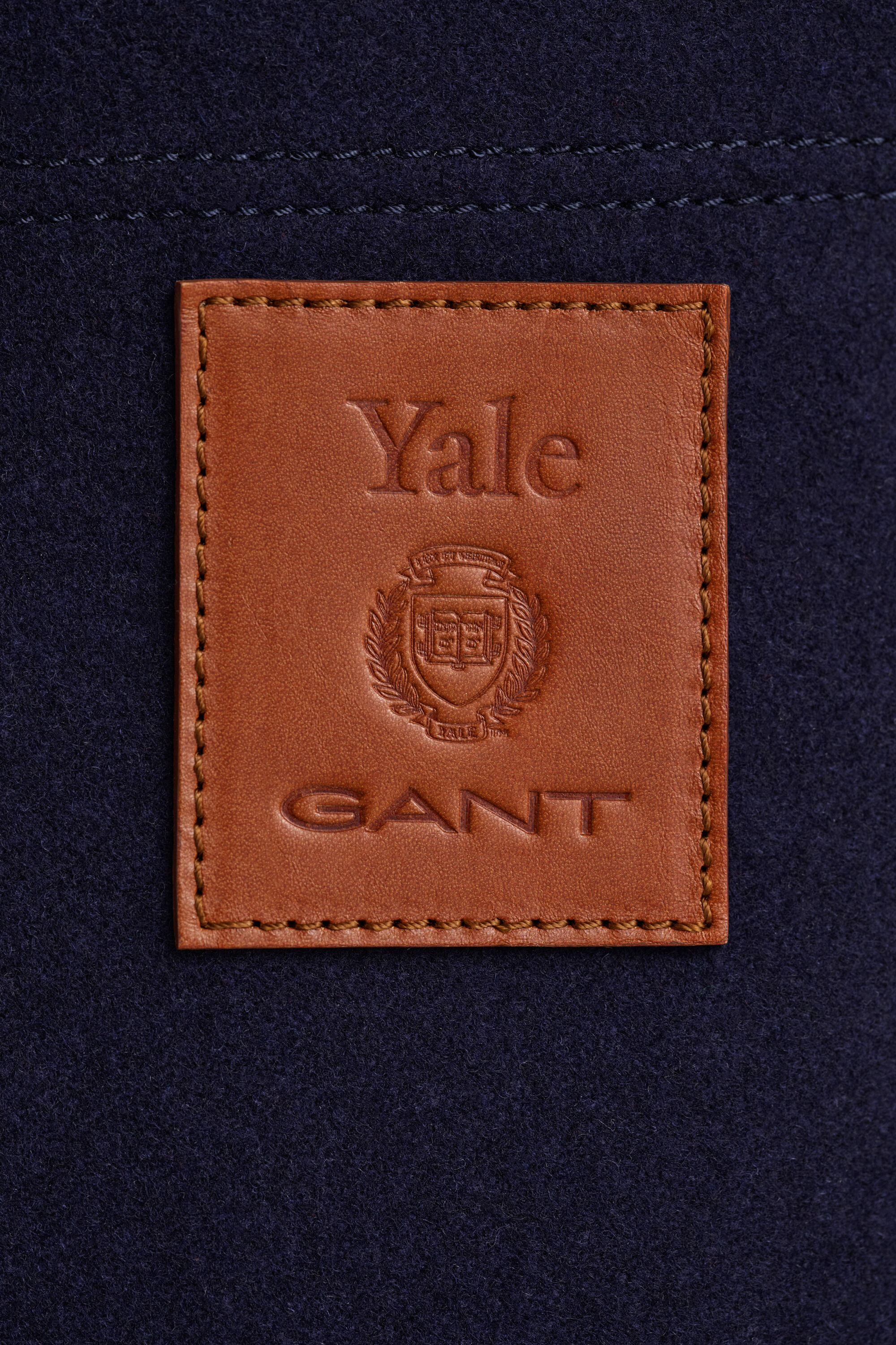 Gant x Yale-melton-ostoskassi