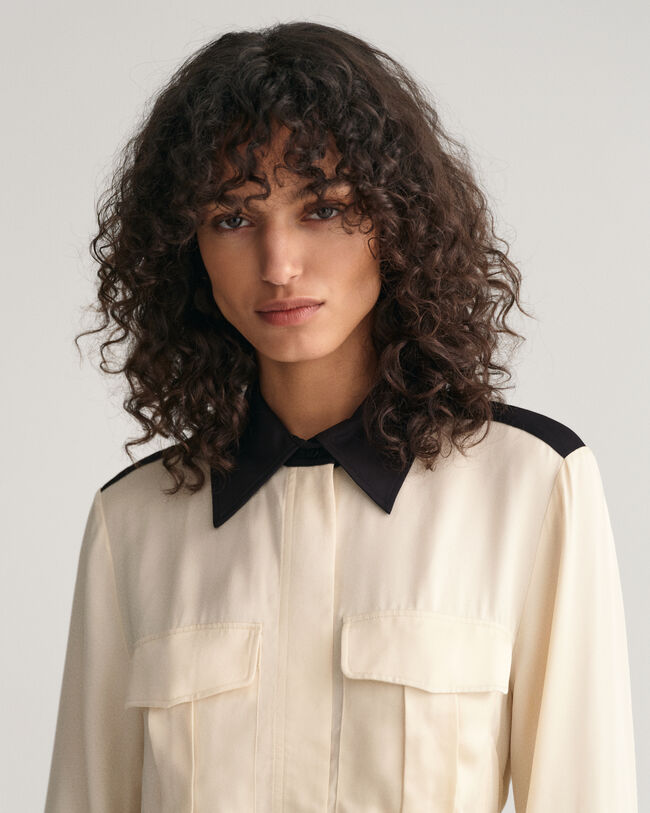 Kontrastiv&auml;rinen paitamekko