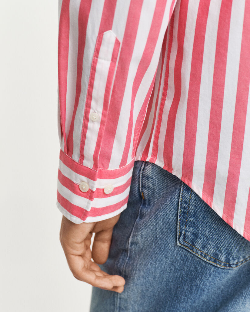 Regular&nbsp;fit ‑mitoitettu klassinen popliiniraitapaita