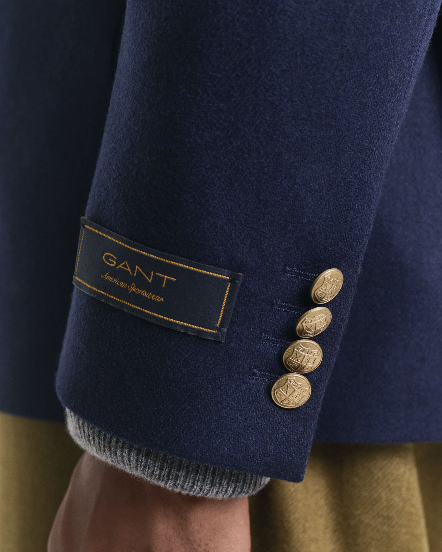 Slim fit ‑mitoitettu villaflanellinen klubitakki