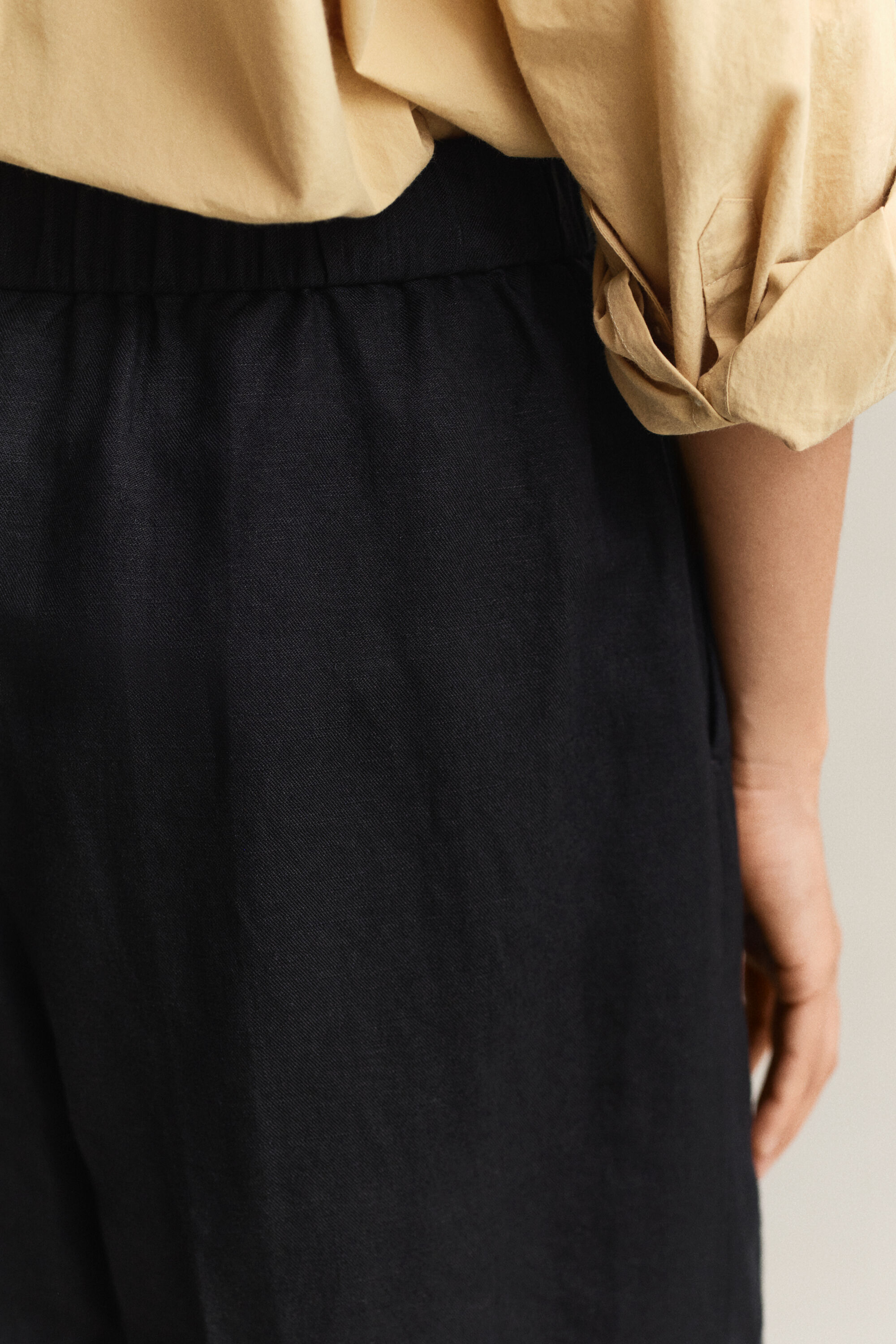 Pellavasekoiteshortsit