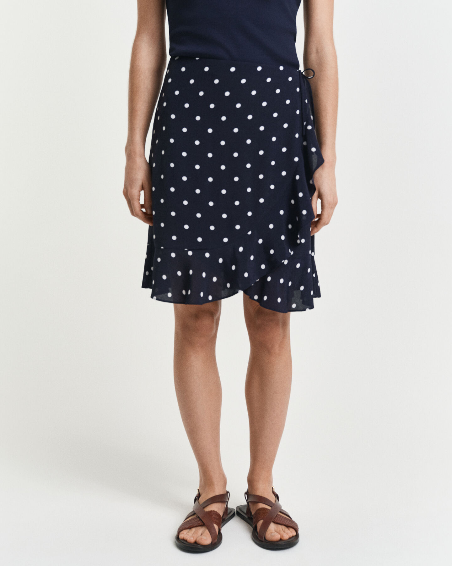 Pilkullinen röyhelöhame