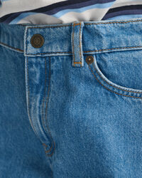 Girls‑malliston leve&auml;lahkeiset farkut