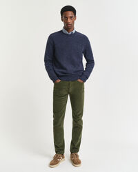 Slim fit ‑mitoitetut vakosamettifarkut