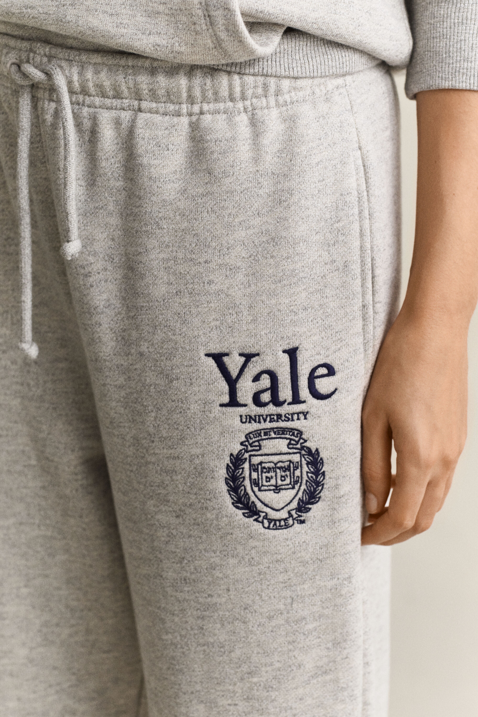 Gant x Yale-collegehousut