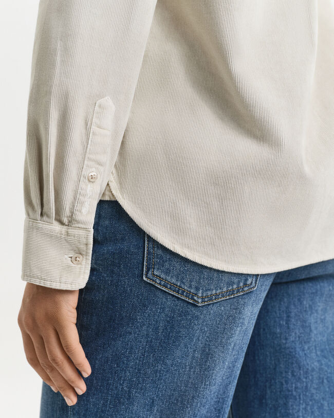 Regular fit ‑mitoitettu vakosamettipaita