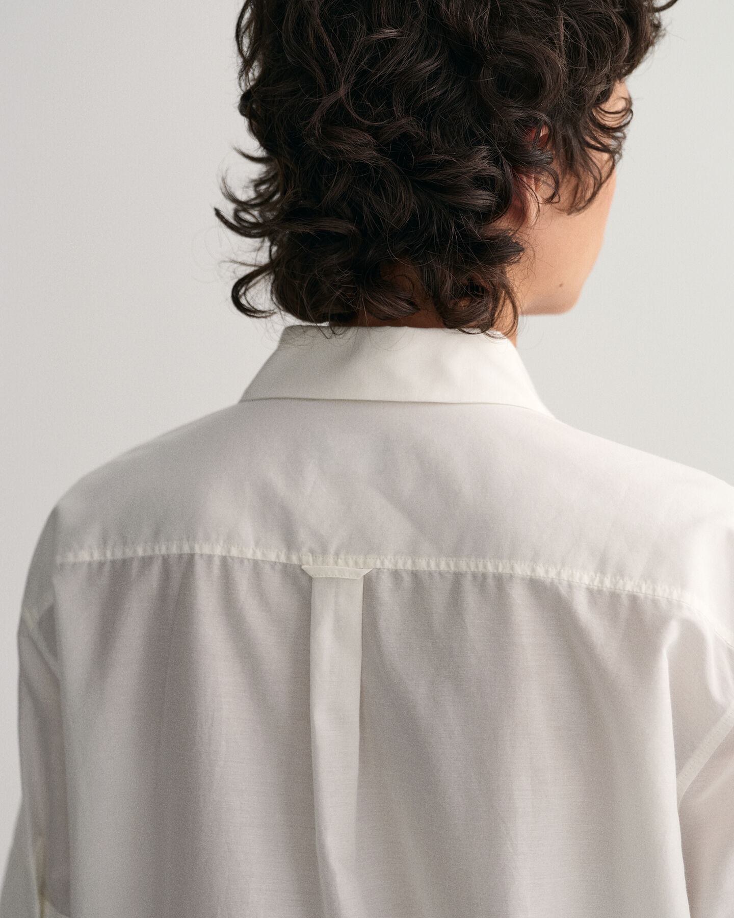 Relaxed&nbsp;fit ‑mitoitettu lyhythihainen paita puuvilla-silkkisekoitetta