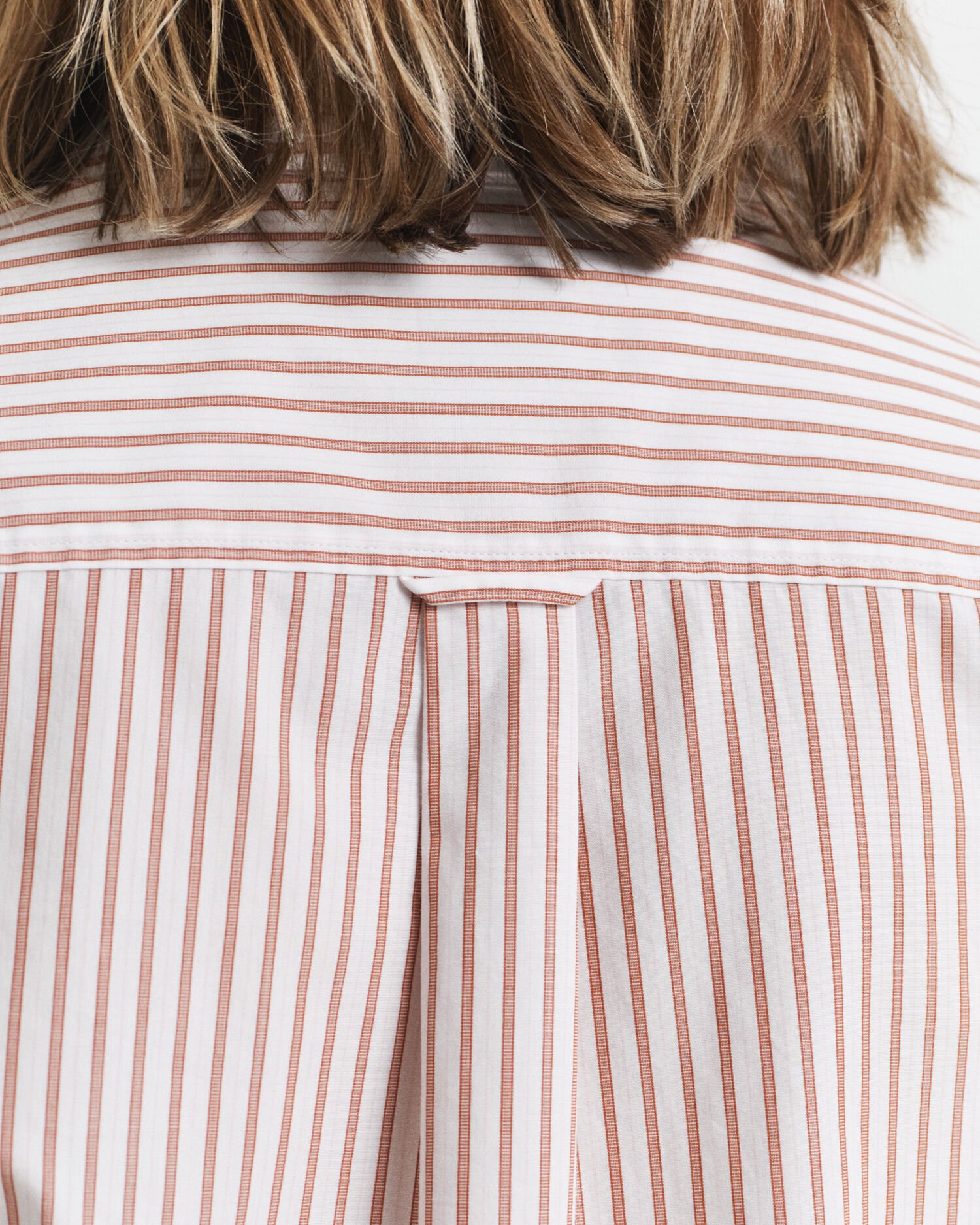 Regular fit ‑mitoitettu klassinen popliiniraitapaita