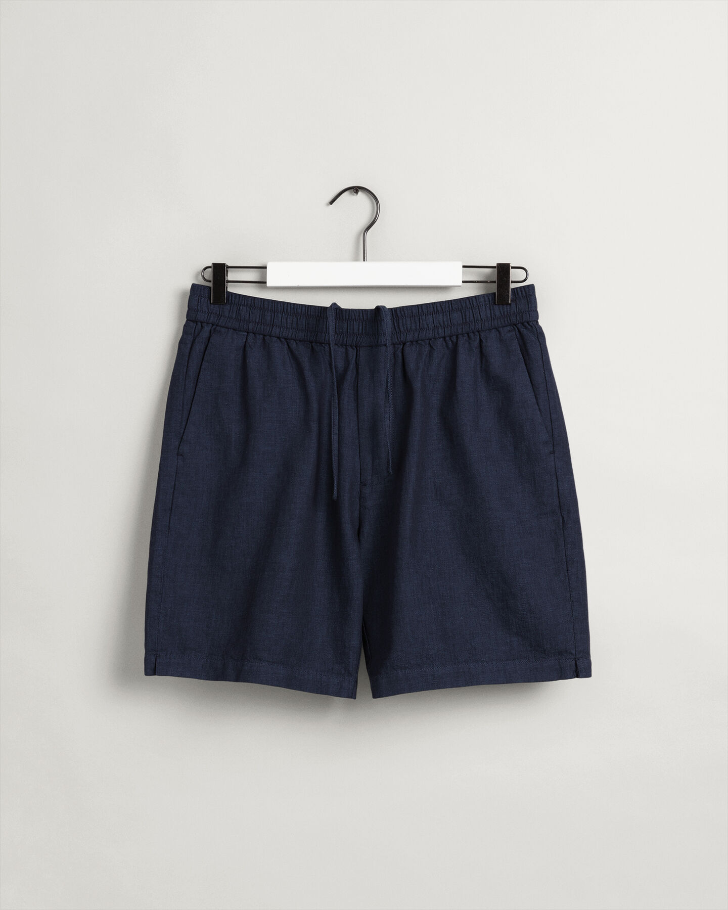 Kiristysnauhalliset shortsit