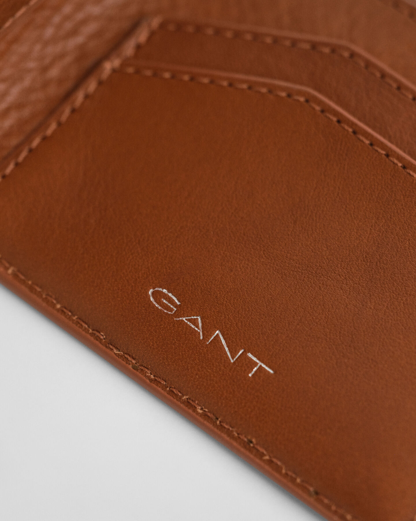 Taitettava nahkalompakko