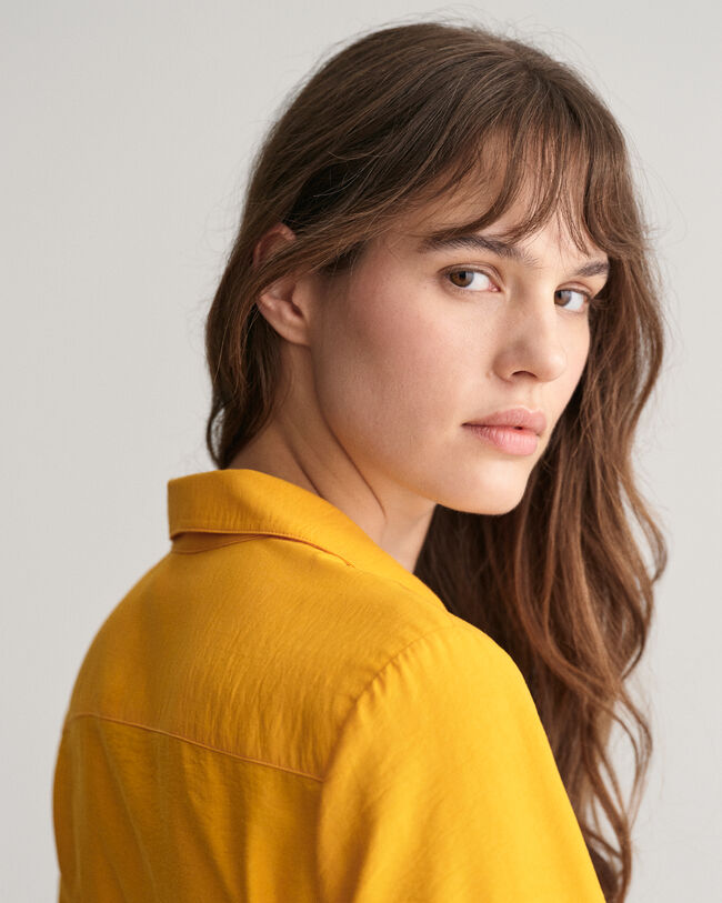 Kietaisumallinen paitamekko