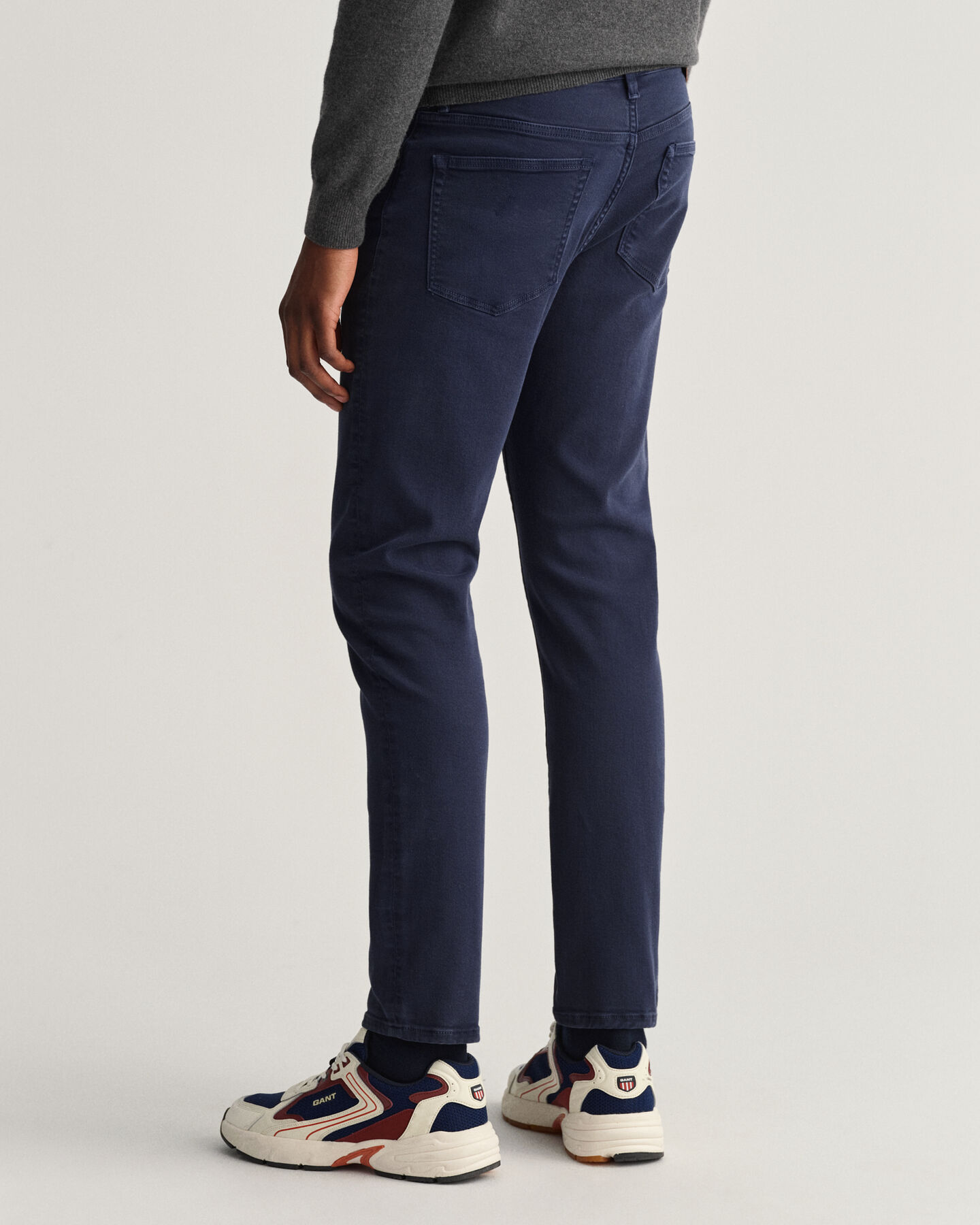 Extra slim fit ‑mitoitetut Maxen Active-Recover Color ‑farkut