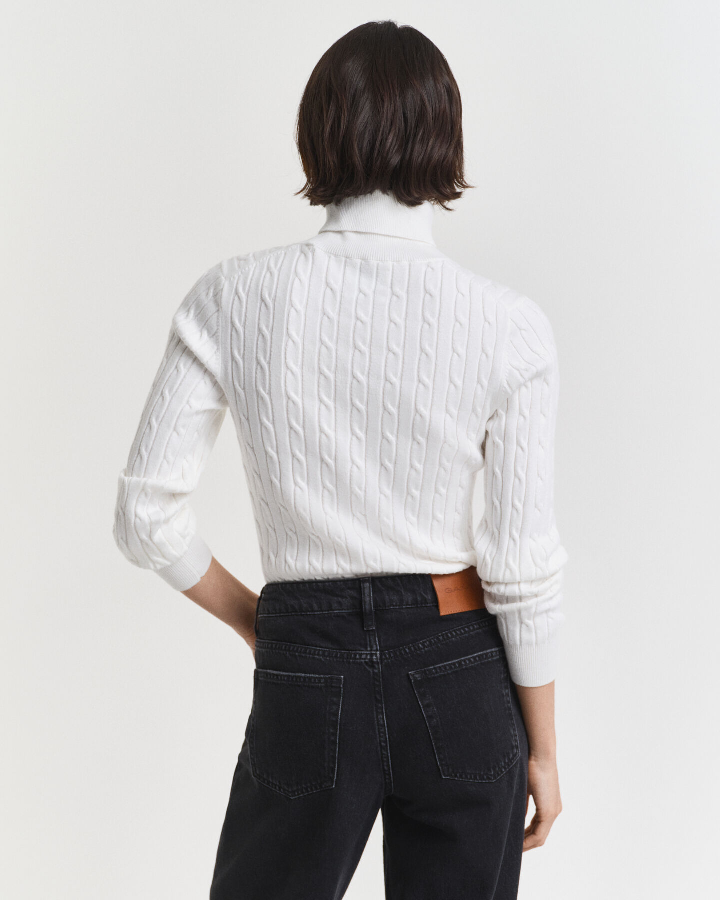 Joustopuuvillainen palmikkopooloneule