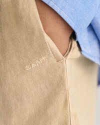 Teens-malliston pellavashortsit