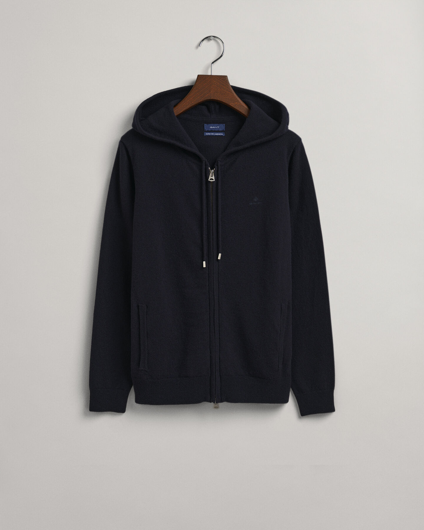 Vetoketjuhuppari eritt&auml;in hienoa lampaanvillaa