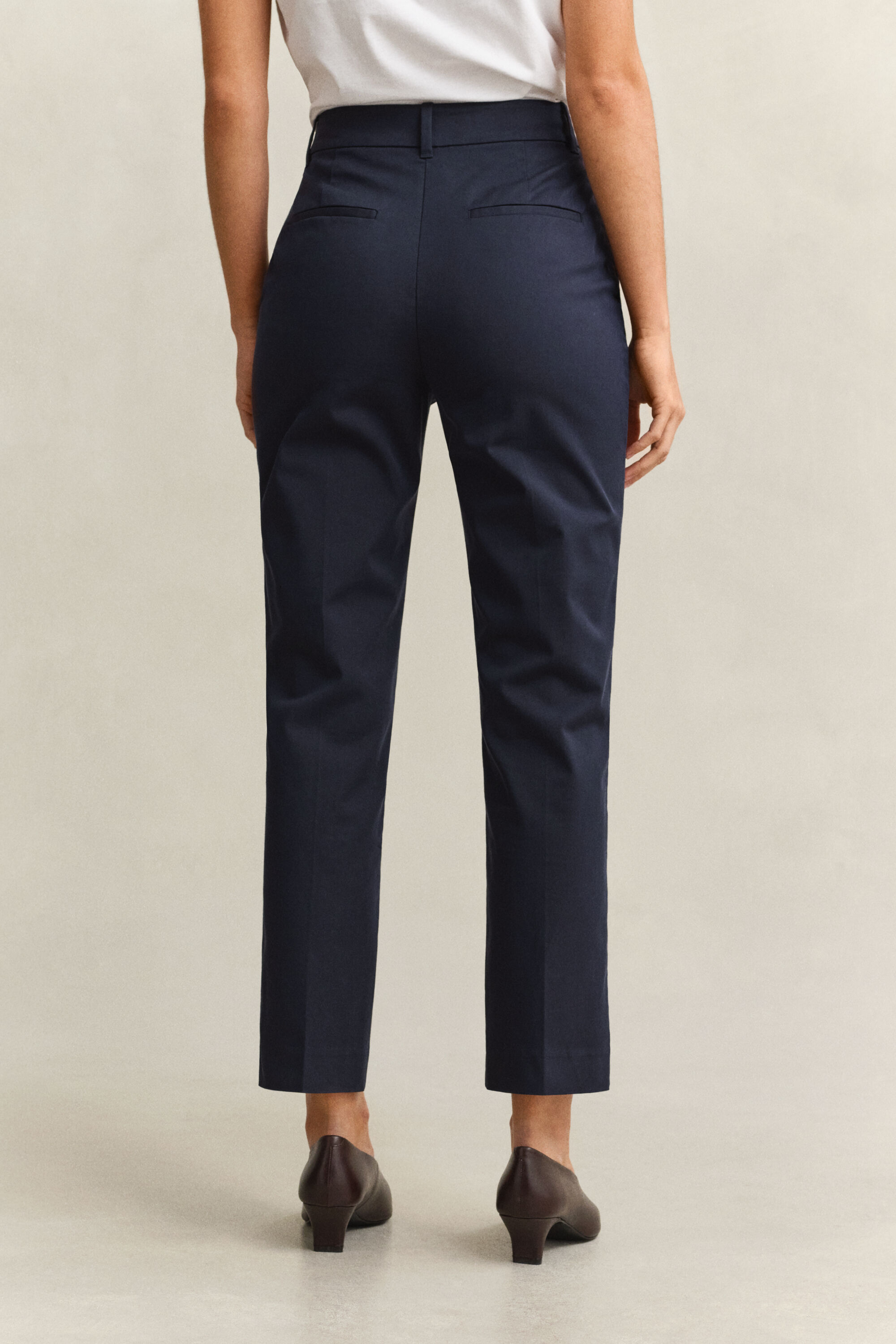 Slim fit ‑mitoitetut housut