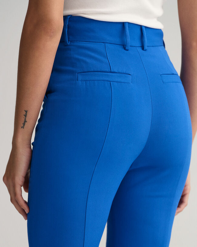 Suoralahkeiset puvunhousut