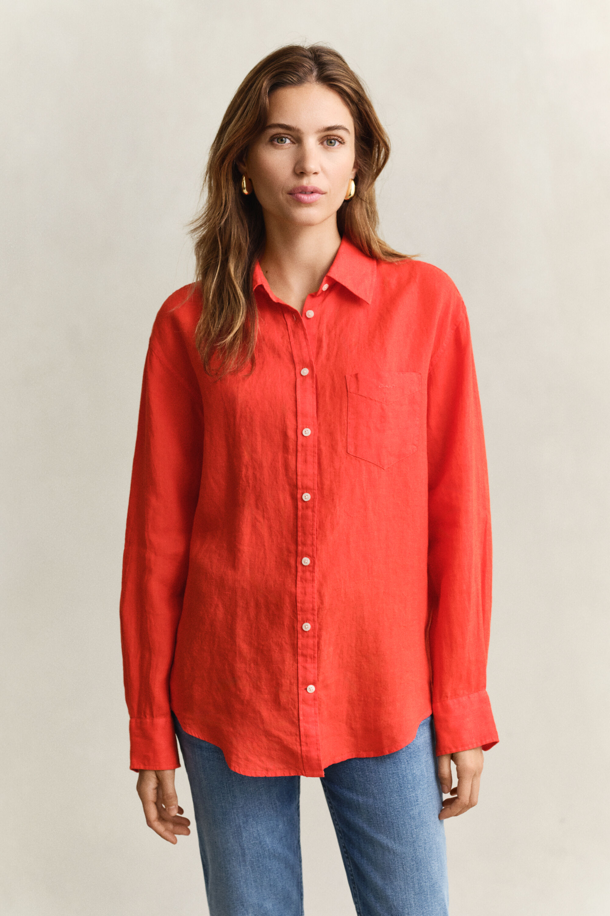 Relaxed fit ‑mitoitettu pellavapaita