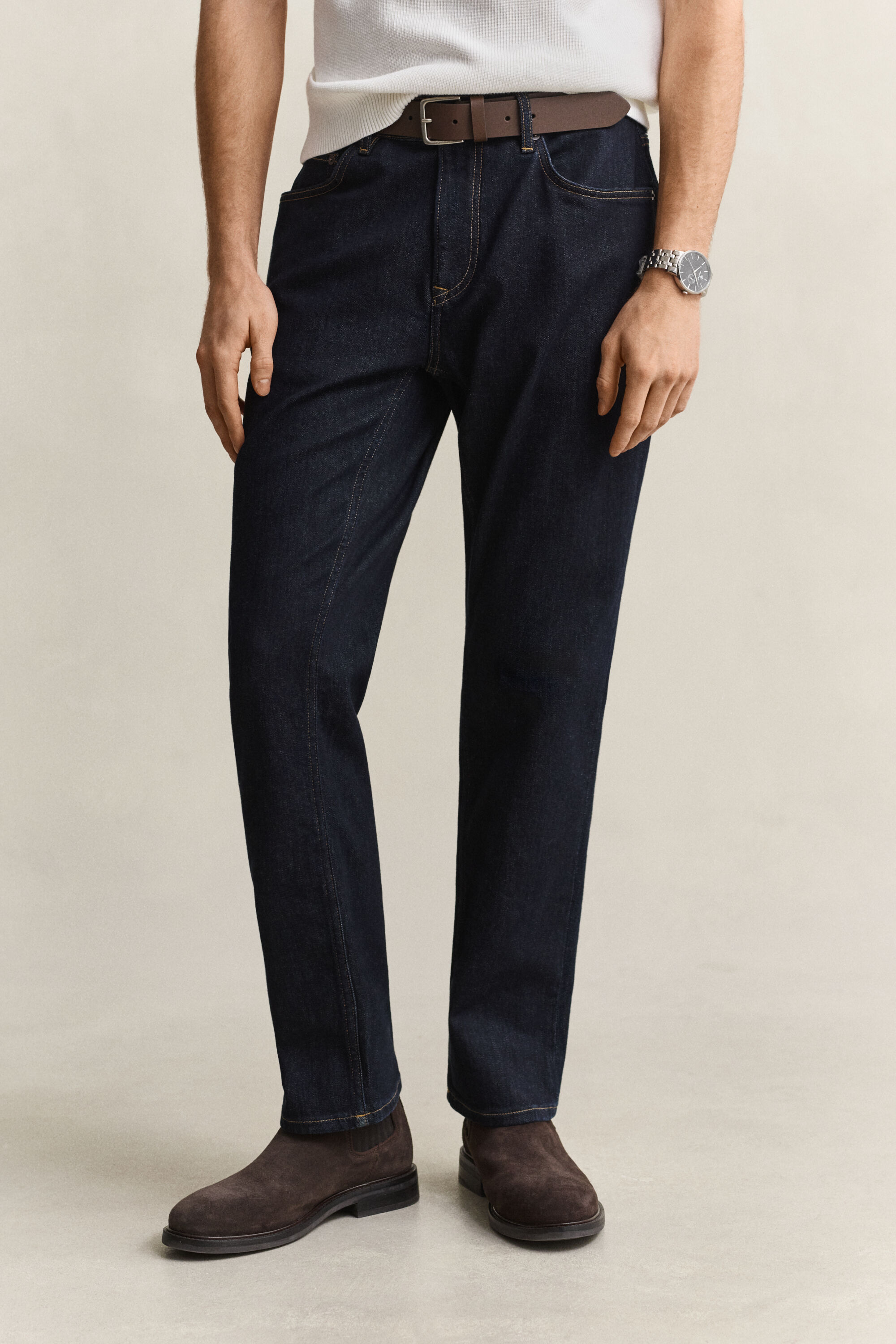 Regular fit ‑mitoitetut Clean Wash ‑farkut