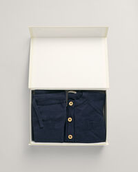 Baby-malliston neuletakki ja housut lahjapakkauksessa