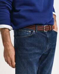 Regular fit ‑mitoitetut farkut