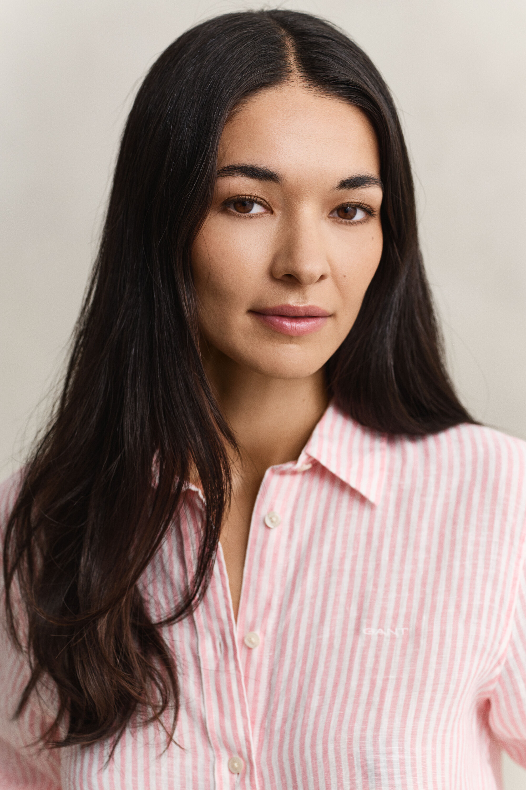 Regular fit ‑mitoitettu raidallinen pellavapaita