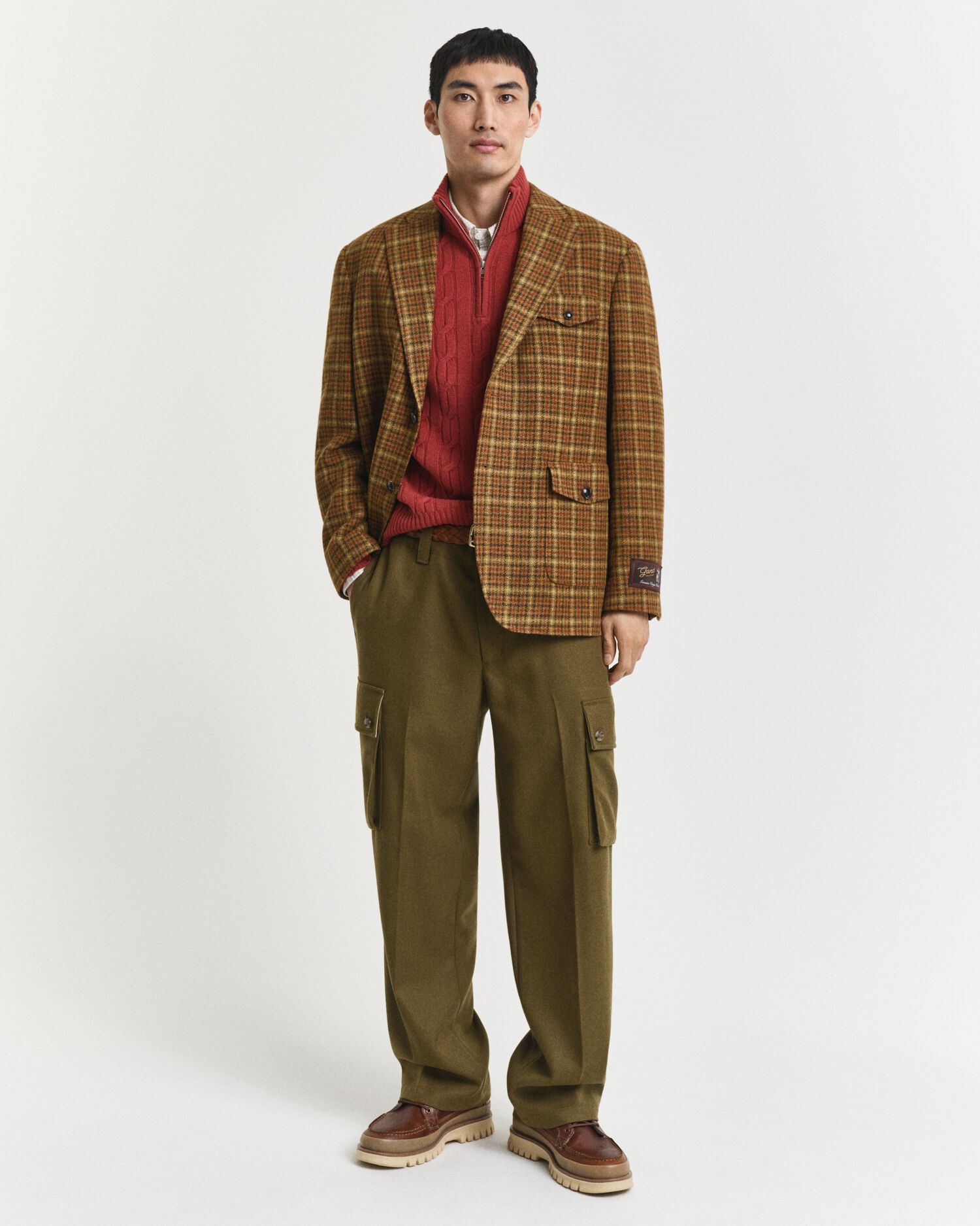 Karitsanvillainen palmikkoneule, vetoketjukaulus