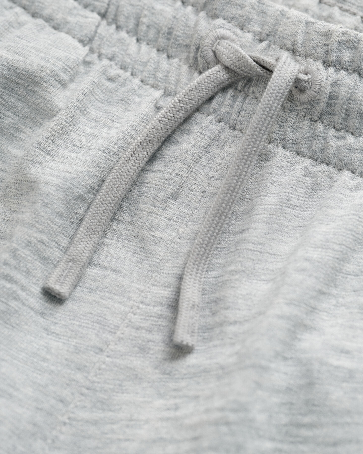 Teens-malliston slubipuuvillaiset Shield-collegeshortsit