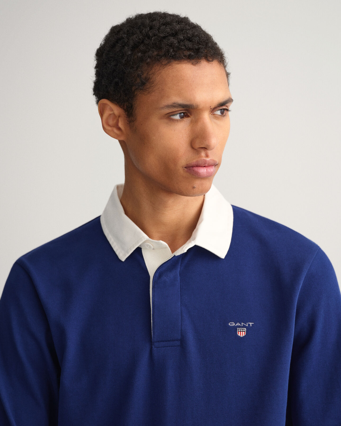 Yksiv&auml;rinen Heavy Rugger ‑paita