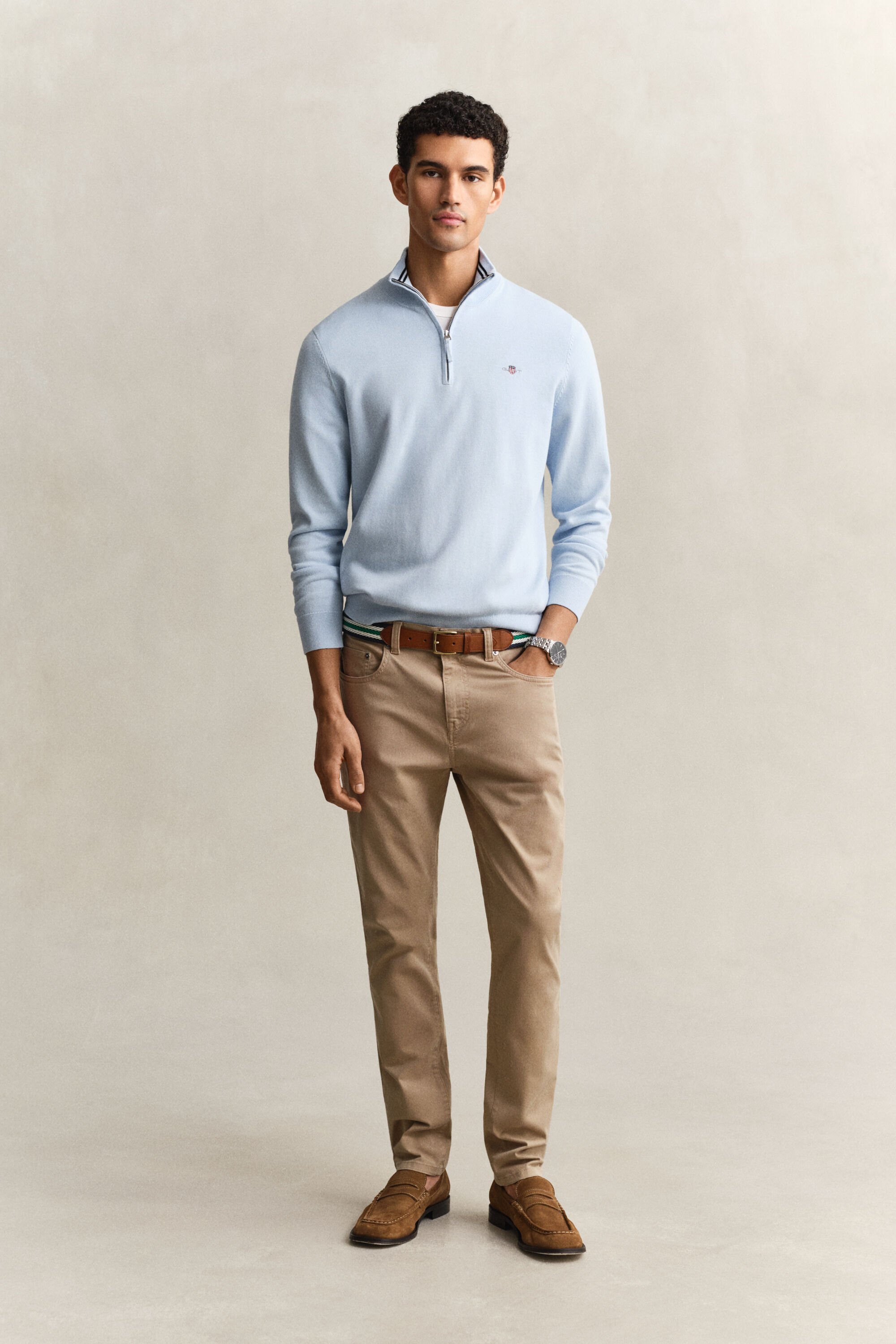 Klassinen puuvillaneulepusero puolivetoketjulla