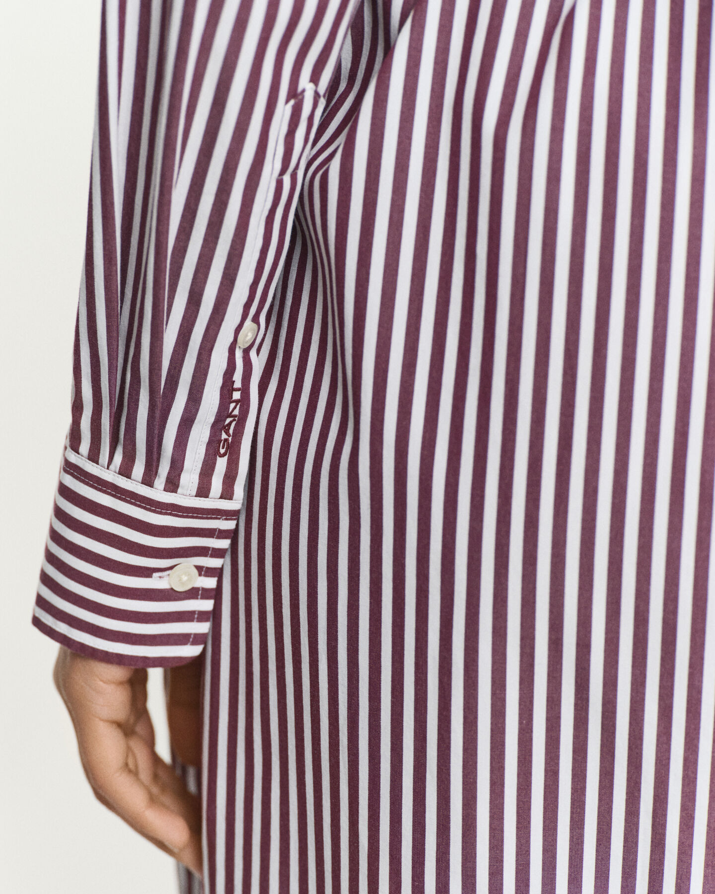 Klassinen popliininen paitamekko ja vyö