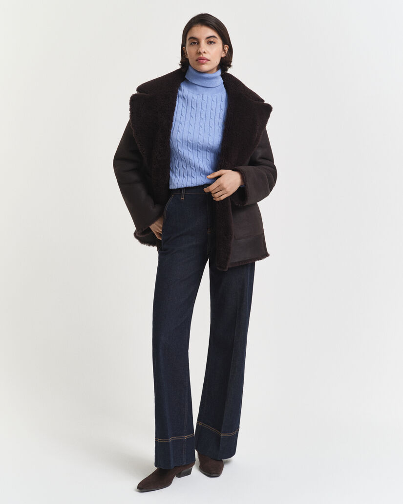 Joustopuuvillainen palmikkopooloneule