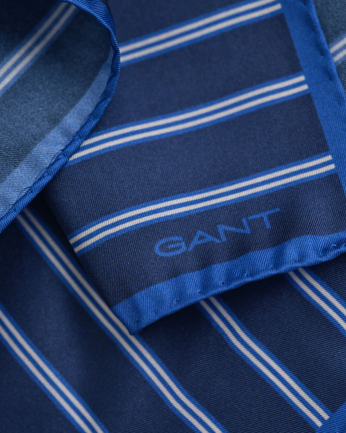 Raidallinen taskuliina