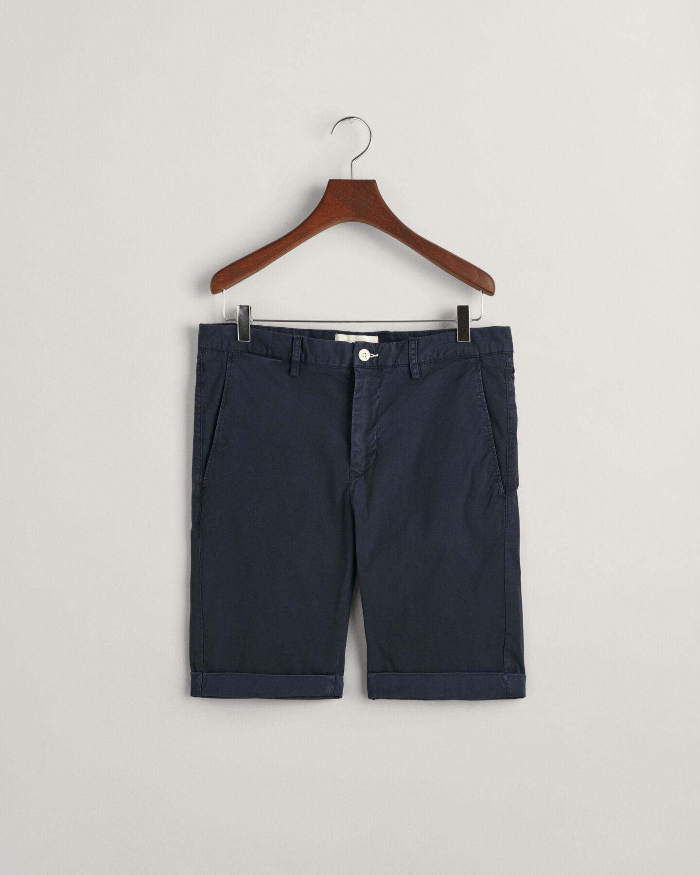 Slim&nbsp;fit ‑mitoitetut Sunfaded-shortsit
