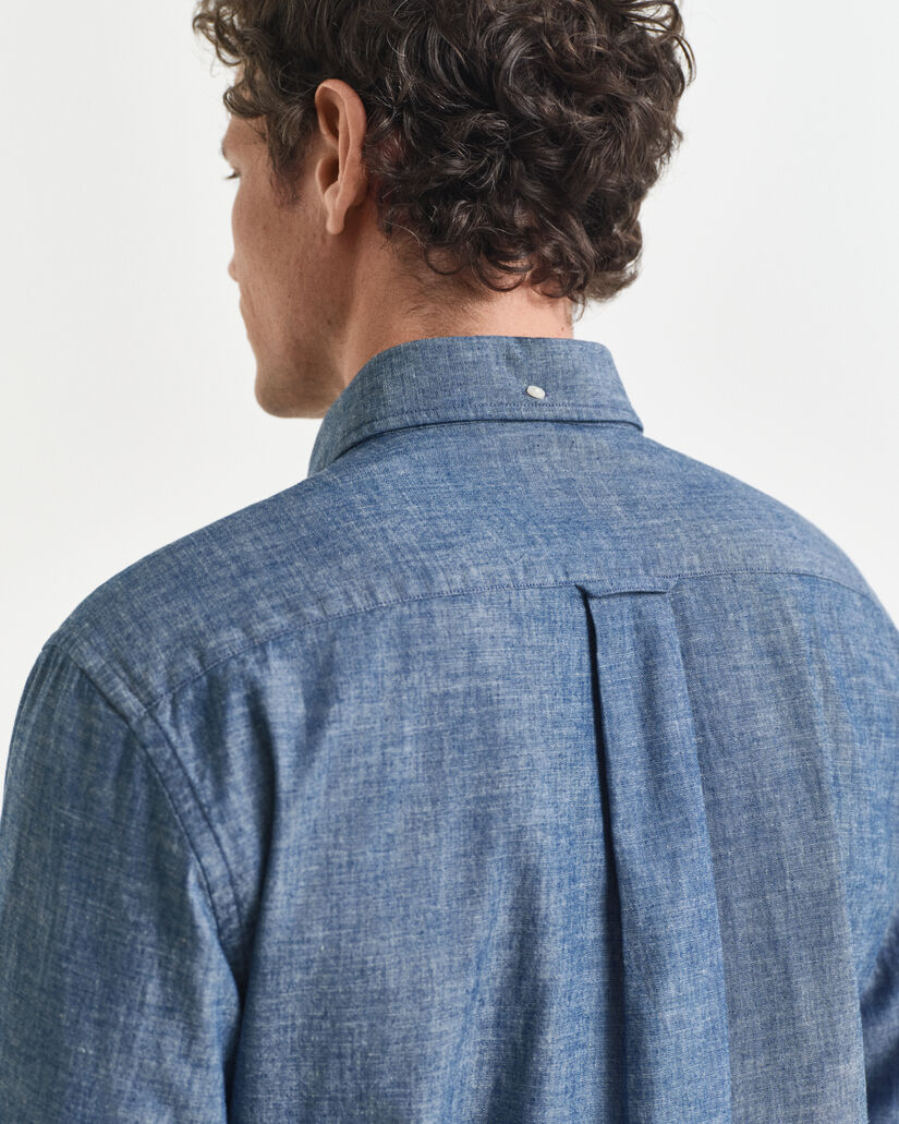 Regular&nbsp;fit ‑mitoitettu indigonsininen chambray-paita