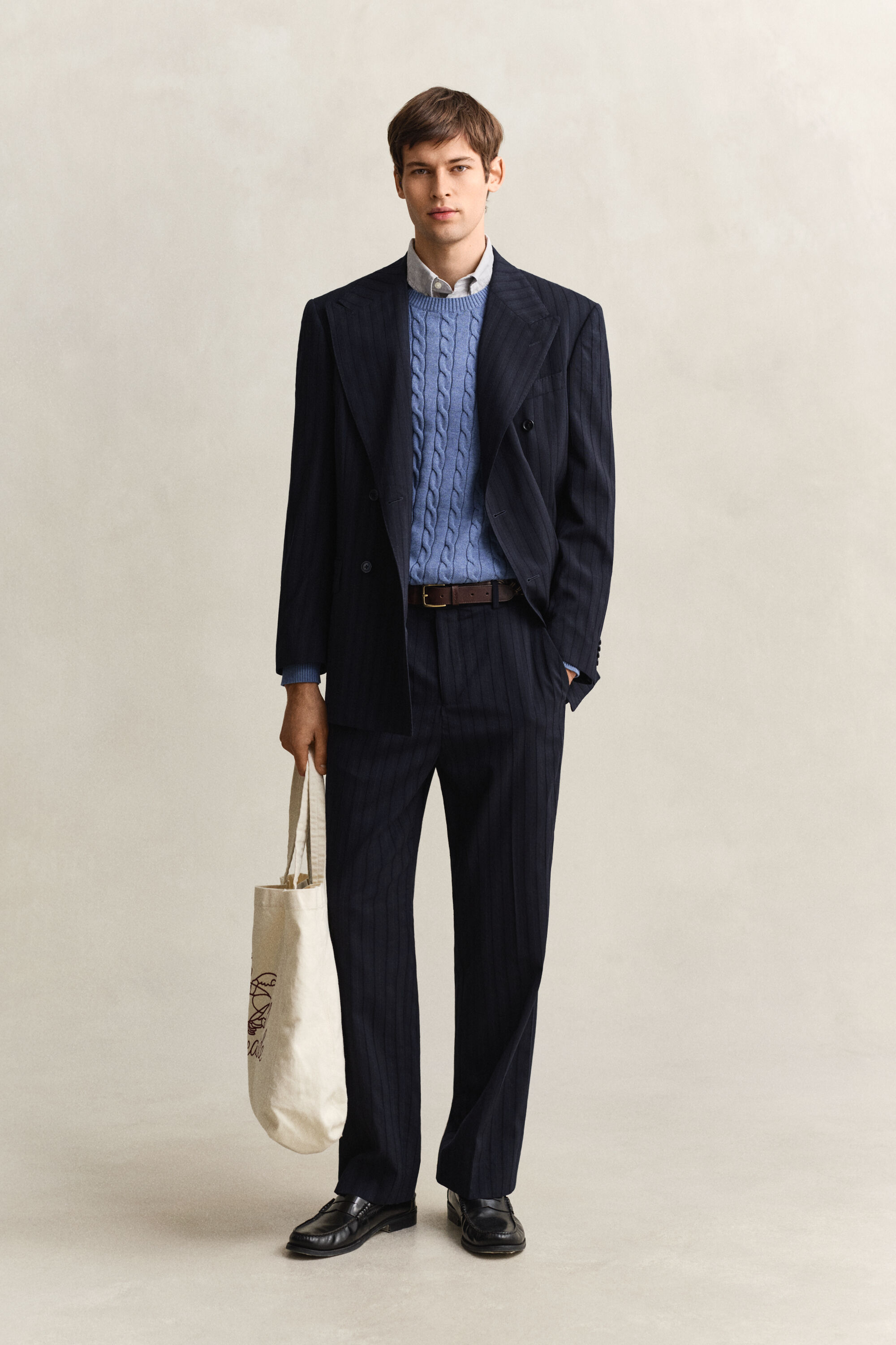 Puuvillainen palmikkoneulepusero, pyöreä pääntie