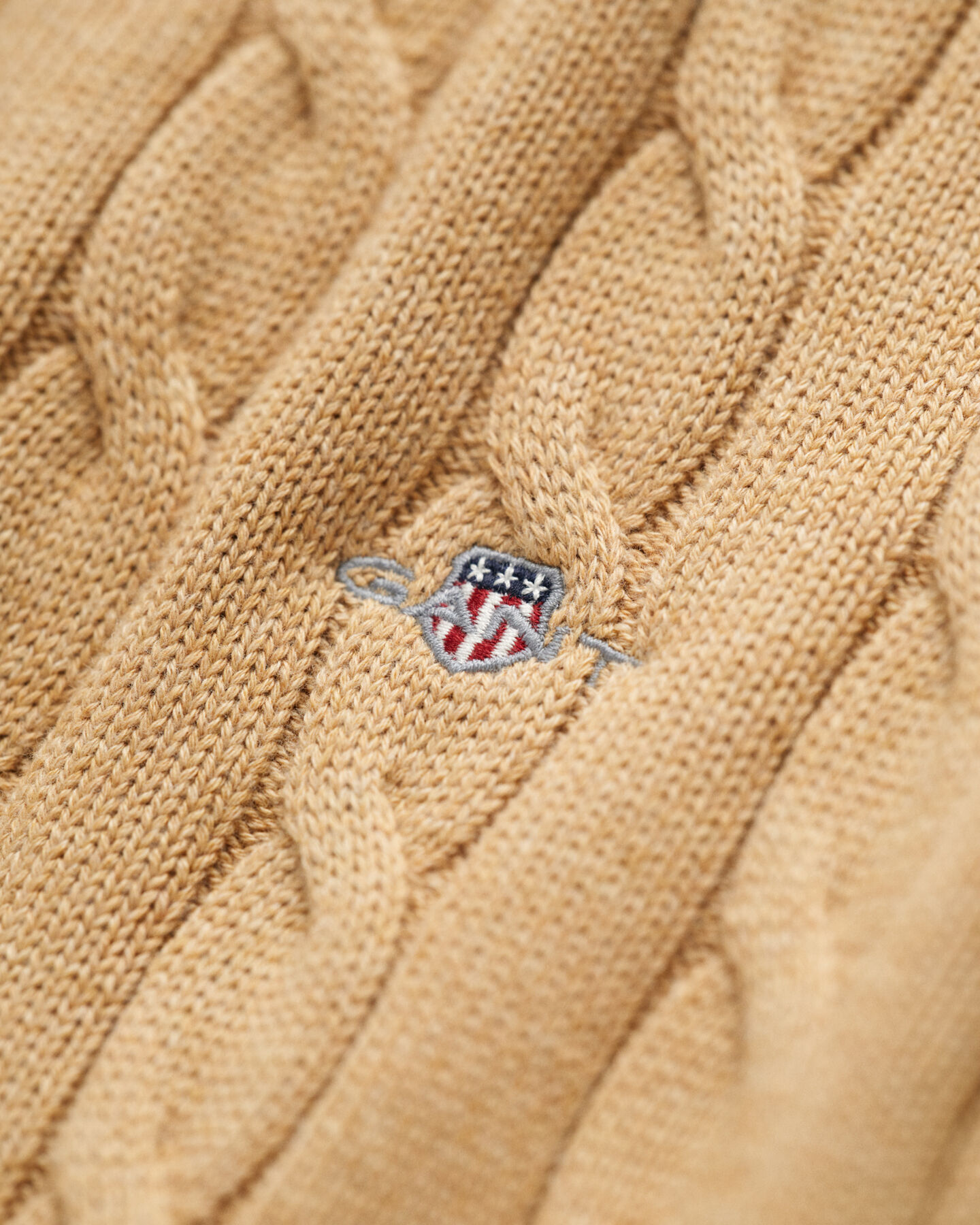 Teens-malliston vetoketjukauluksellinenpalmikkoneule puuvillaa