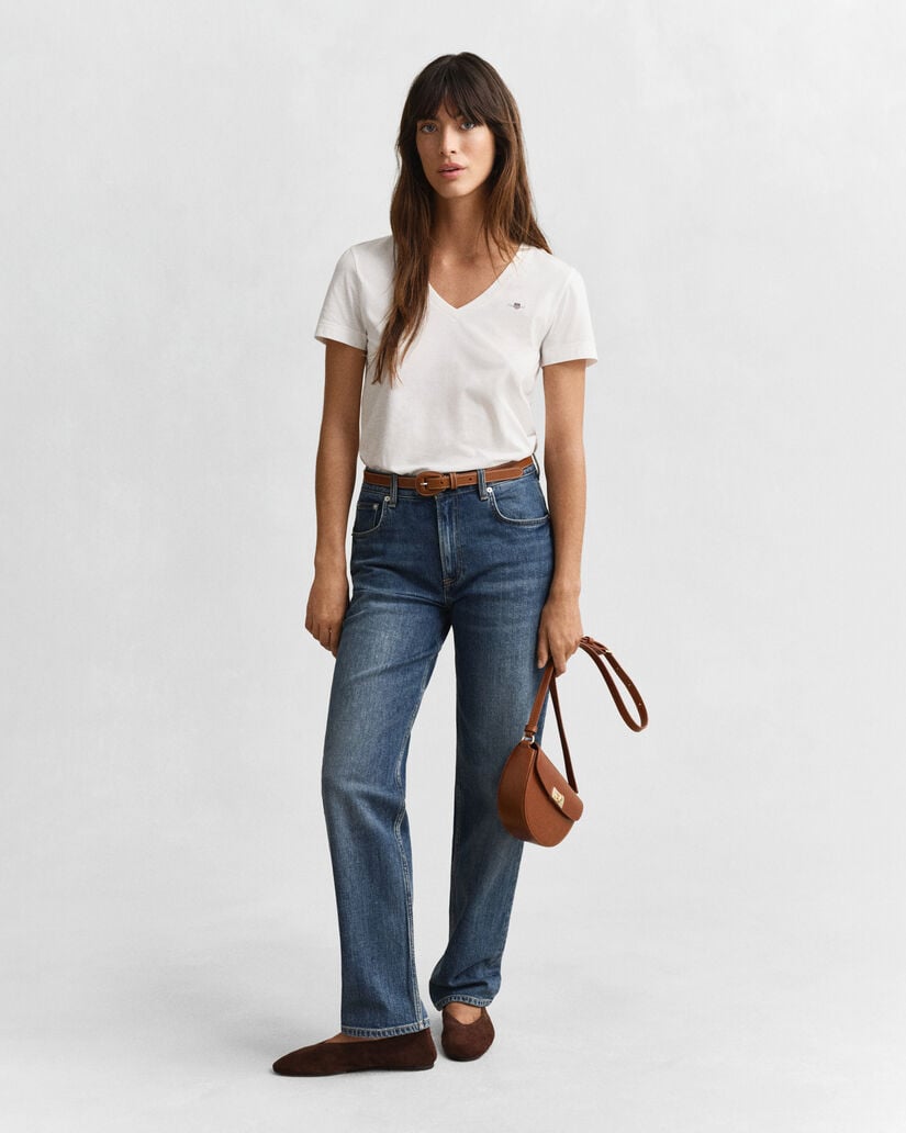 Shield-t‑paita, jossa v-pääntie