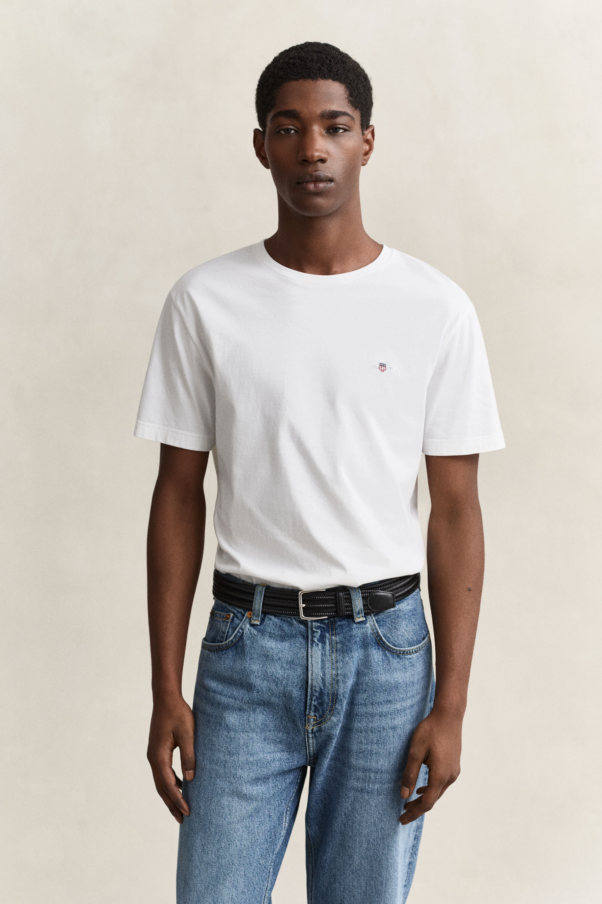Regular fit ‑mitoitettu Shield-t‑paita