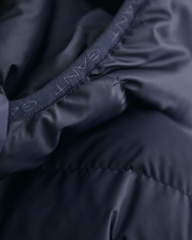 Teens-malliston Shield-kevyttoppatakki