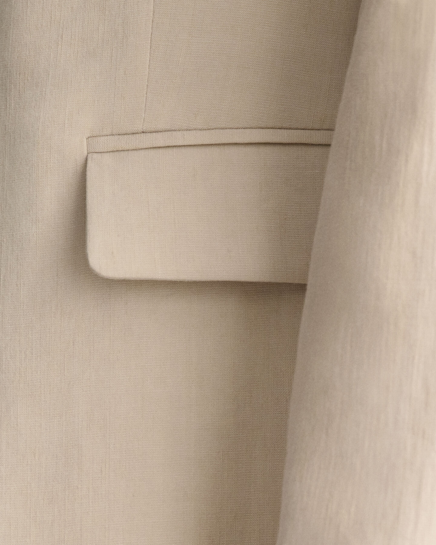 Regular fit ‑mitoitettu joustava pellavableiseri