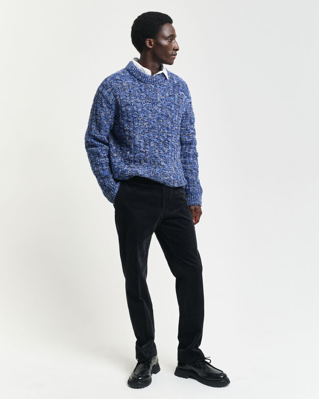 Kohopintainen villasekoiteneule, pyöreä pääntie