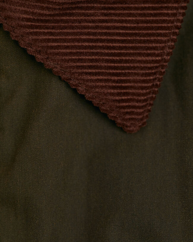 Vahapintainen puolipitkä takki