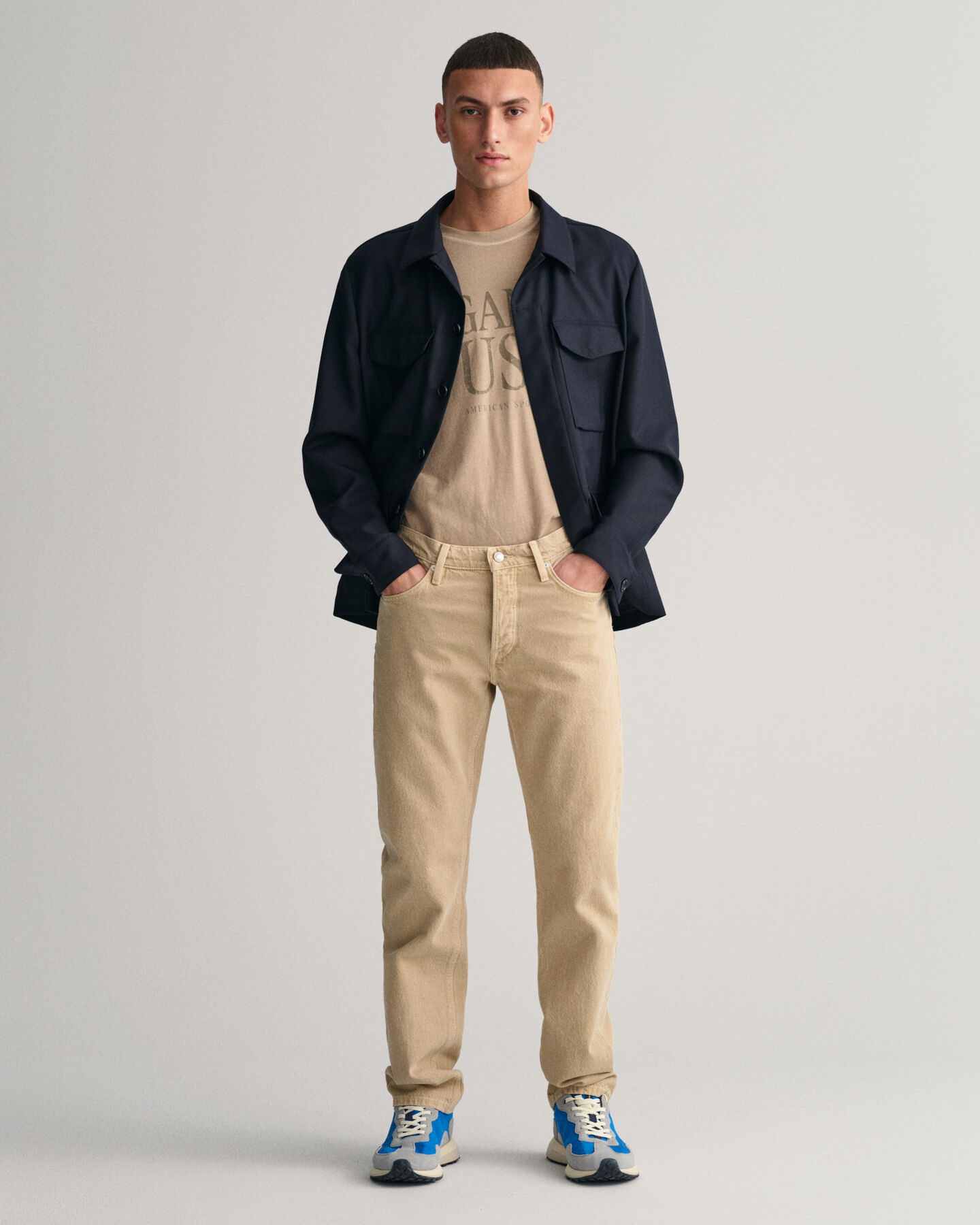 V&auml;rilliset regular fit ‑mitoitetut Arley-farkut